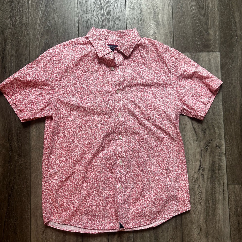 UNTUCKit Men's Red Floral Short Sleeve Shirt